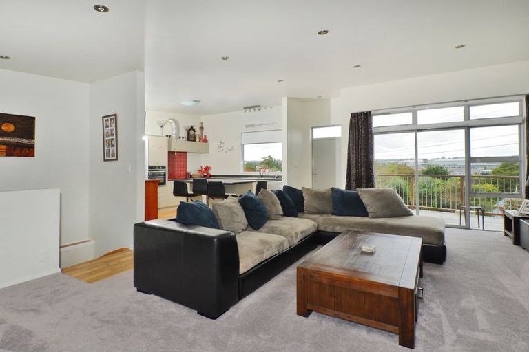 Photo of property in 39 Russell Road, Wainuiomata, Lower Hutt, 5014