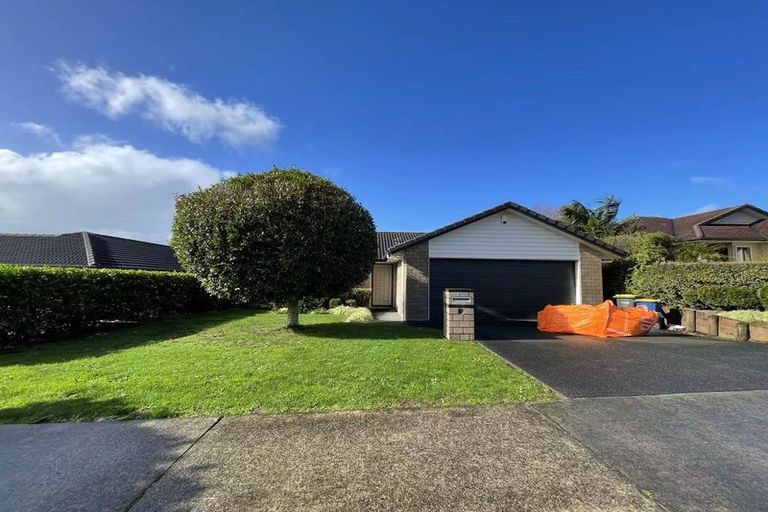 Photo of property in 17 Bonny Crescent, Massey, Auckland, 0614
