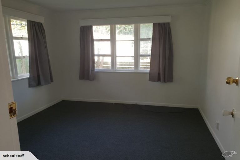 Photo of property in 6 Kaponga Crescent, New Lynn, Auckland, 0600