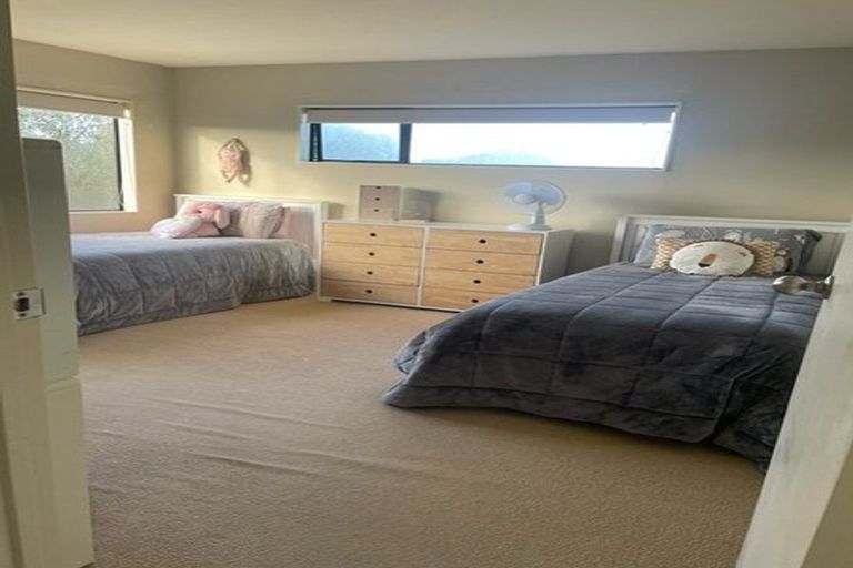 Photo of property in 29 Spalding Rise, Golflands, Auckland, 2013