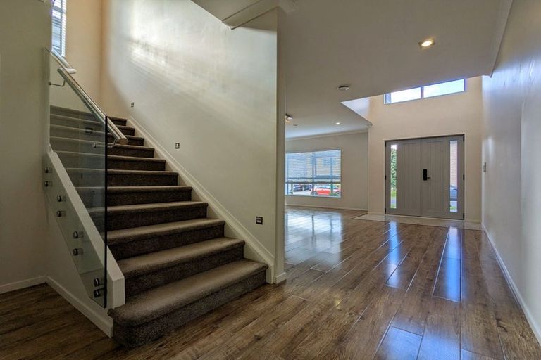 Photo of property in 16 Kira Road, Flat Bush, Auckland, 2016