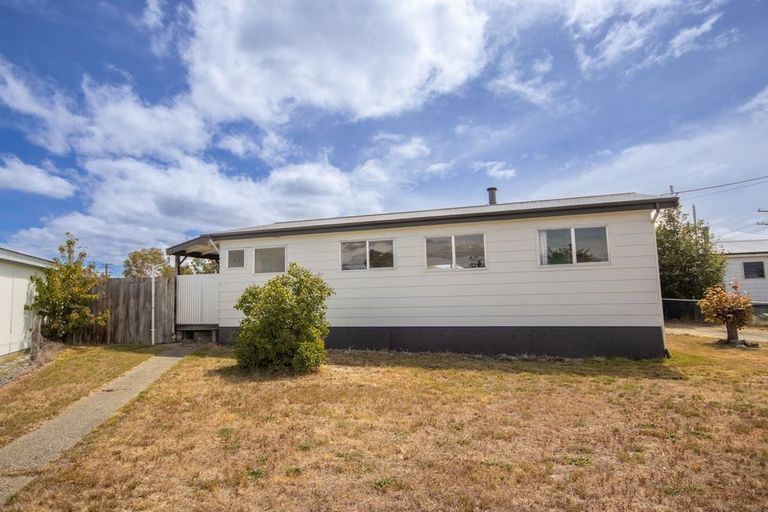 Photo of property in 1 Godley Street, Twizel, 7901