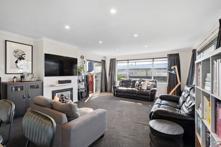 Photo of property in 16 Lockhart Avenue, Milson, Palmerston North, 4414