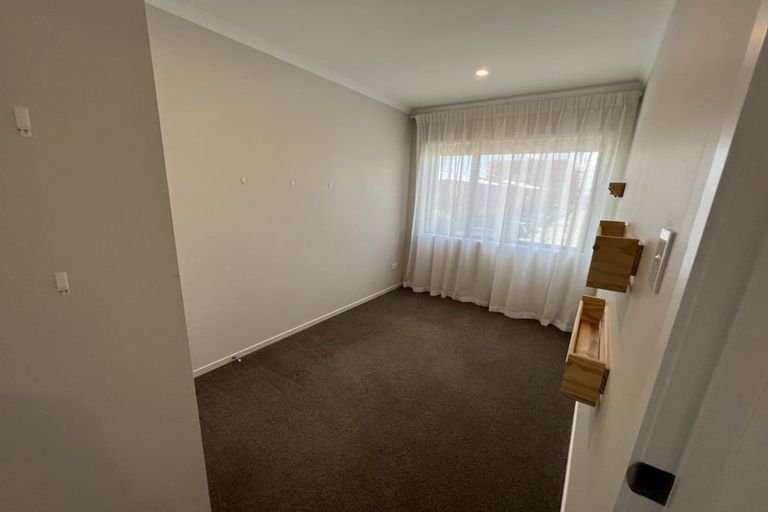 Photo of property in 37 Walter Merton Road, Hobsonville, Auckland, 0616