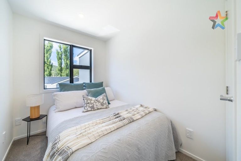 Photo of property in 1a Stokes Valley Road, Stokes Valley, Lower Hutt, 5019