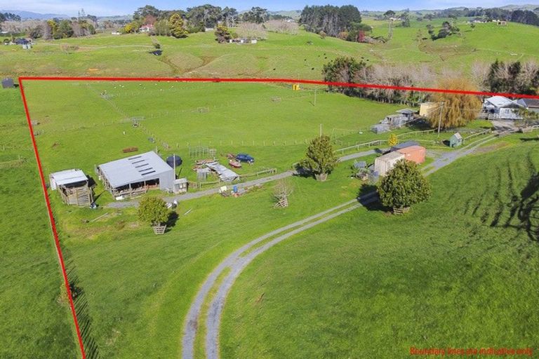 Photo of property in 141 Karioitahi Road, Waiuku, 2683