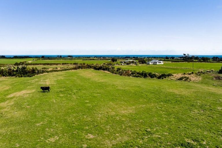 Photo of property in 2288 Eltham Road, Awatuna, Hawera, 4679