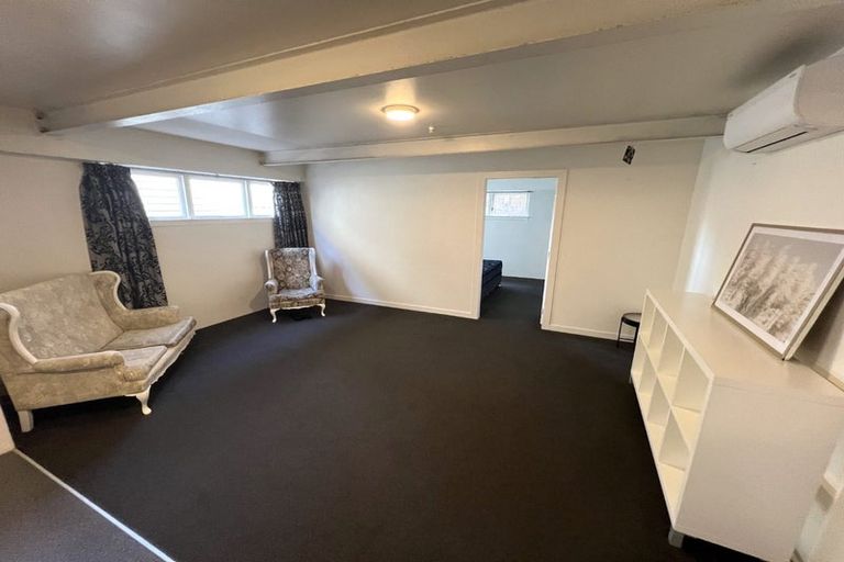 Photo of property in 2/239 Adelaide Road, Newtown, Wellington, 6021