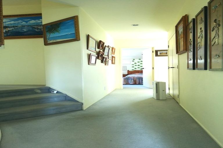 Photo of property in 36 Loloma Drive, Half Moon Bay, Auckland, 2012