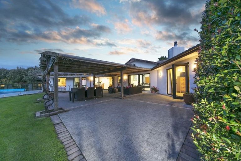 Photo of property in 210 Oraha Road, Kumeu, 0892