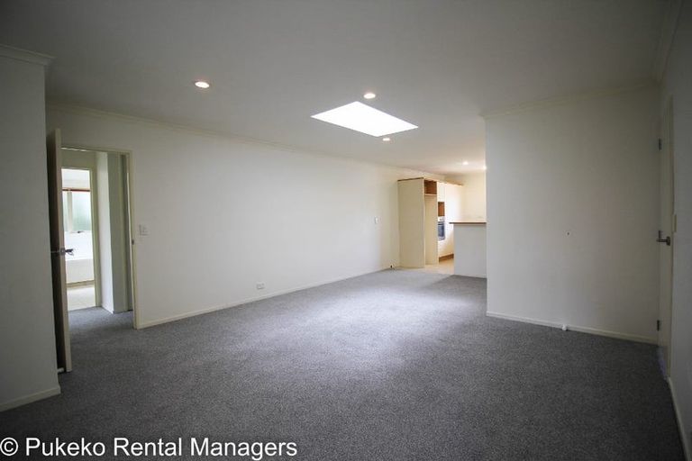 Property details for 6 Blackwood Drive, Wattle Downs, Auckland, 2103