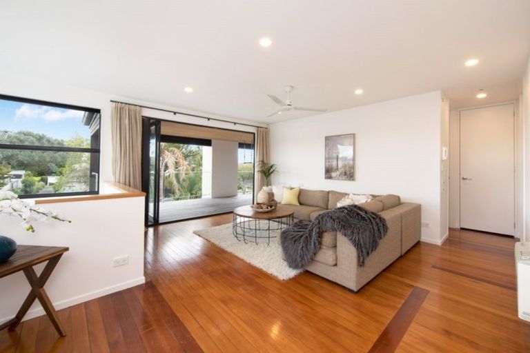 Photo of property in 46 St Michaels Avenue, Point Chevalier, Auckland, 1022