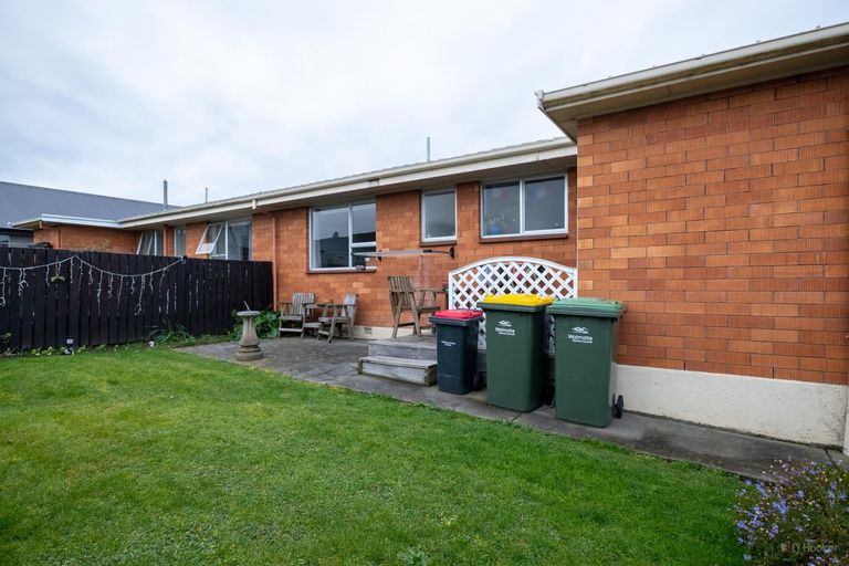 Photo of property in 1 Oxford Street, Waimate, 7924