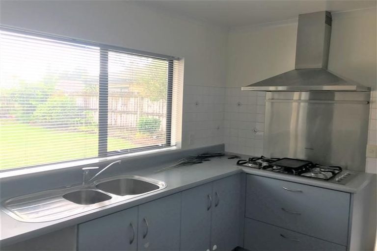Photo of property in 18 Donegal Park Drive, Flat Bush, Auckland, 2019