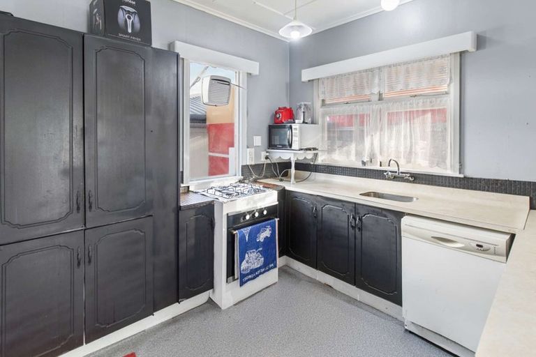 Photo of property in 698 Pioneer Highway, Takaro, Palmerston North, 4412