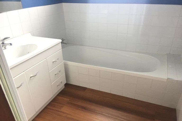 Photo of property in 58 Hargood Street, Woolston, Christchurch, 8062