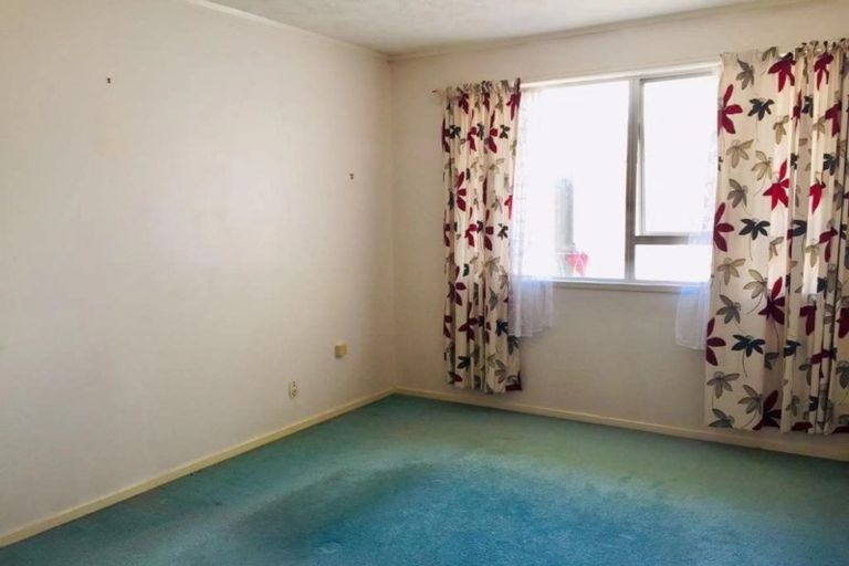 Photo of property in 1/90 Titirangi Road, New Lynn, Auckland, 0600