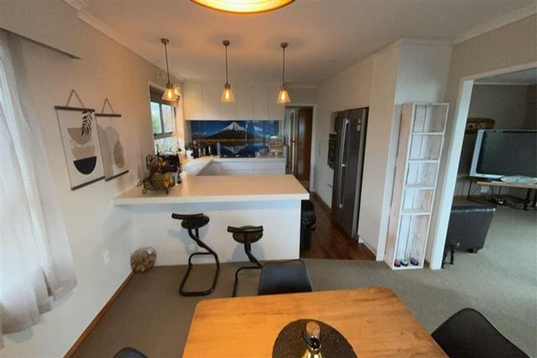 Photo of property in 44 Nevada Drive, Merrilands, New Plymouth, 4312