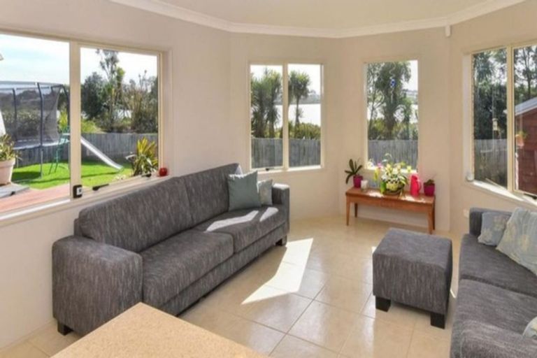 Photo of property in 9 Brechin Place, Wattle Downs, Auckland, 2103