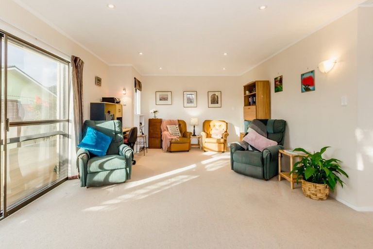 Photo of property in 3 Matai Street, Waikanae, 5036
