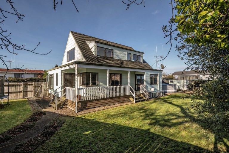 Photo of property in 4 Oak Avenue, Nawton, Hamilton, 3200