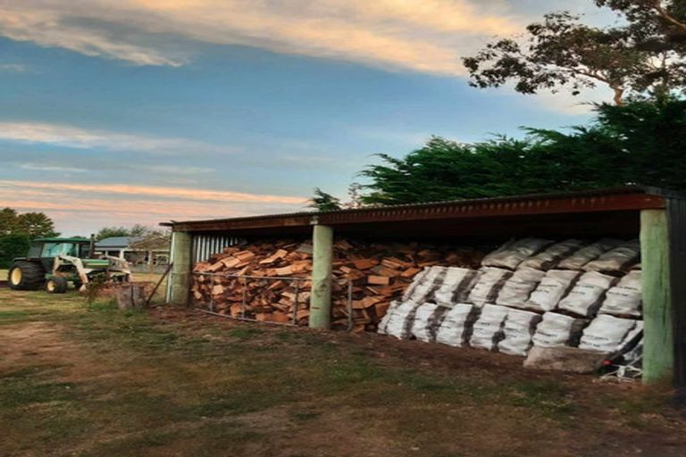 Photo of property in 897 Sandy Knolls Road, West Melton, Christchurch, 7675