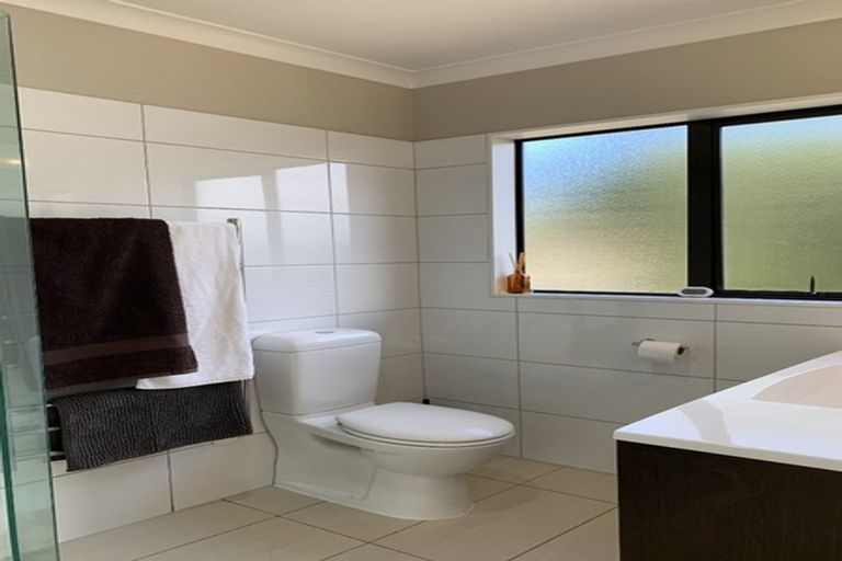 Photo of property in 11 Sylvan Way, Silverstream, Upper Hutt, 5019