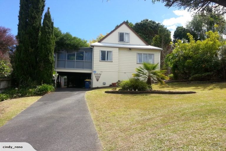 Photo of property in 8 Athena Drive, Totara Vale, Auckland, 0629