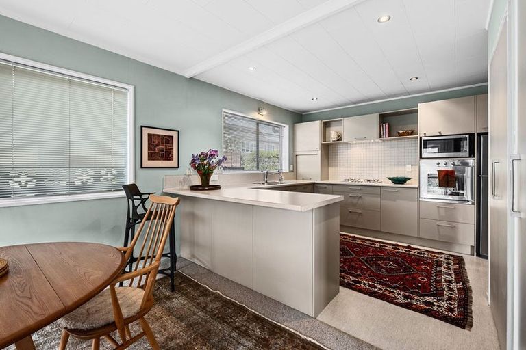 Photo of property in 4/12 Beach Street, Fitzroy, New Plymouth, 4312