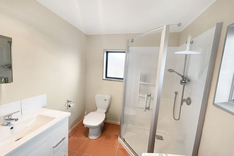 Photo of property in 2 Vine Street, Mangere East, Auckland, 2024