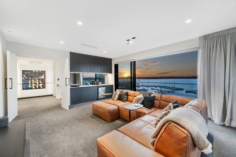 Photo of property in 47c Takutai Avenue, Half Moon Bay, Auckland, 2012