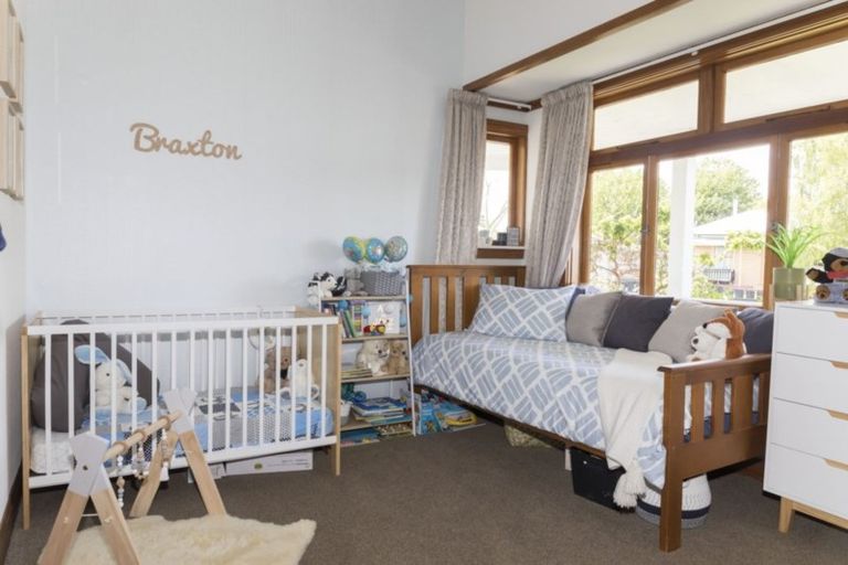 Photo of property in 9 Seddon Street, Dannevirke, 4930