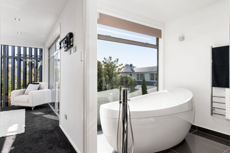 Photo of property in 54 Office Road, Merivale, Christchurch, 8014