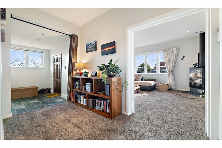 Photo of property in 1/58 Wilsons Road, Saint Martins, Christchurch, 8022