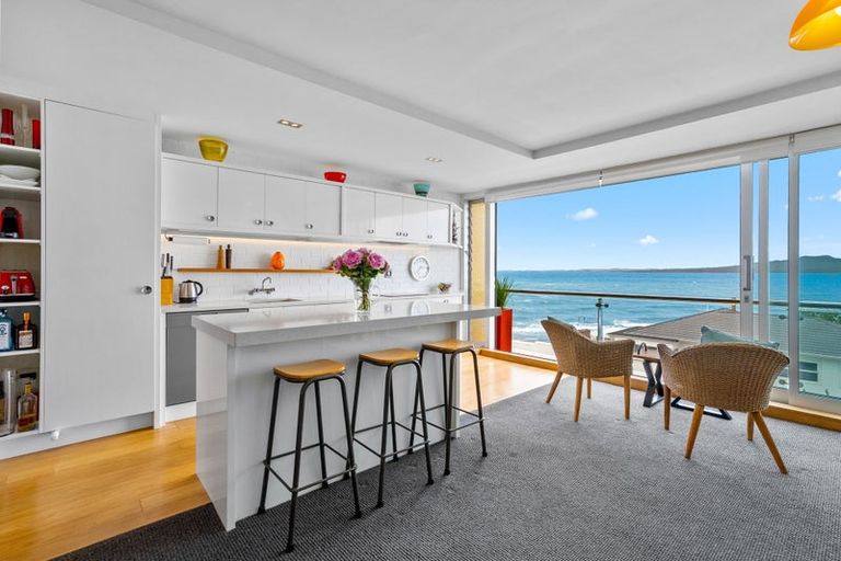 Photo of property in Seaview Apartments, 10/64 Milford Road, Milford, Auckland, 0620