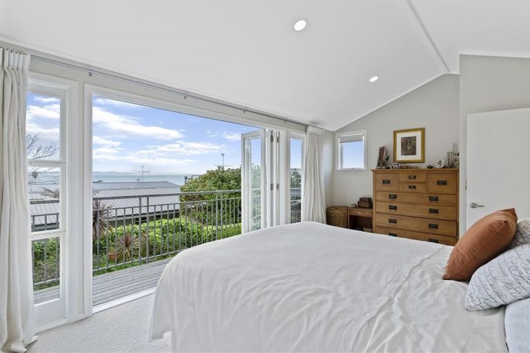 Photo of property in 1/5 Colmar Road, Mellons Bay, Auckland, 2014