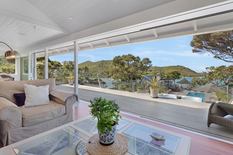 Photo of property in 309 Manawaora Road, Parekura Bay, Hikurangi, 0184