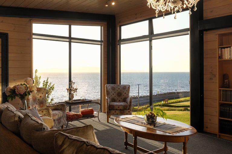 Photo of property in 8 Ngarimu Heights Row, Ngarimu Bay, Thames, 3575