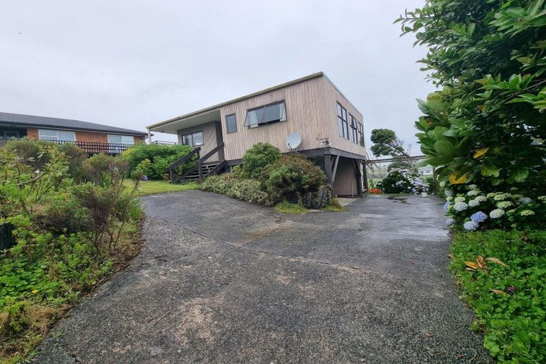 Photo of property in 11 Ripiro Drive, Baylys Beach, Dargaville, 0377