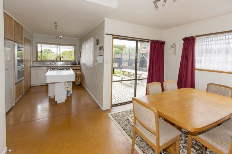 Photo of property in 11 Ripiro Drive, Baylys Beach, Dargaville, 0377