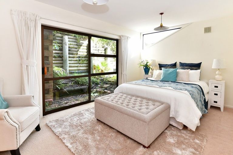 Photo of property in 33 Whale Cove, Stanmore Bay, Whangaparaoa, 0932