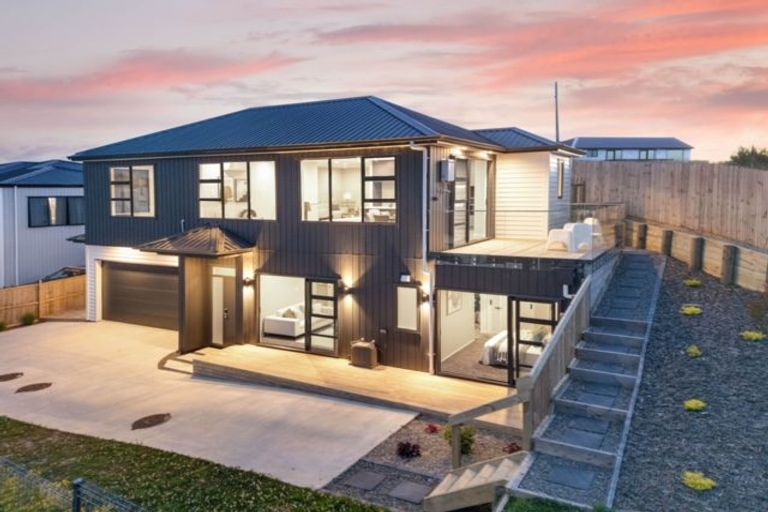 Photo of property in 129 Wainui Road, Silverdale, 0932