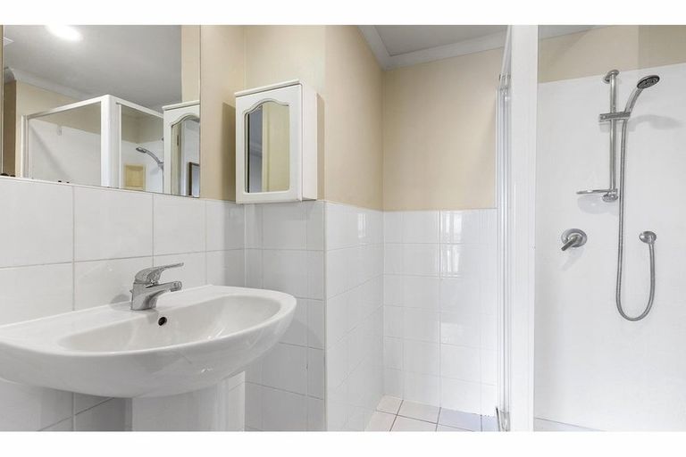 Photo of property in The Rennaissance, 4d/18 Ronwood Avenue, Manukau, Auckland, 2104