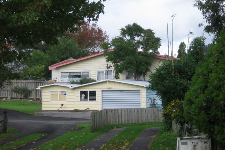 Photo of property in 1/19 Sunray Avenue, Titirangi, Auckland, 0604