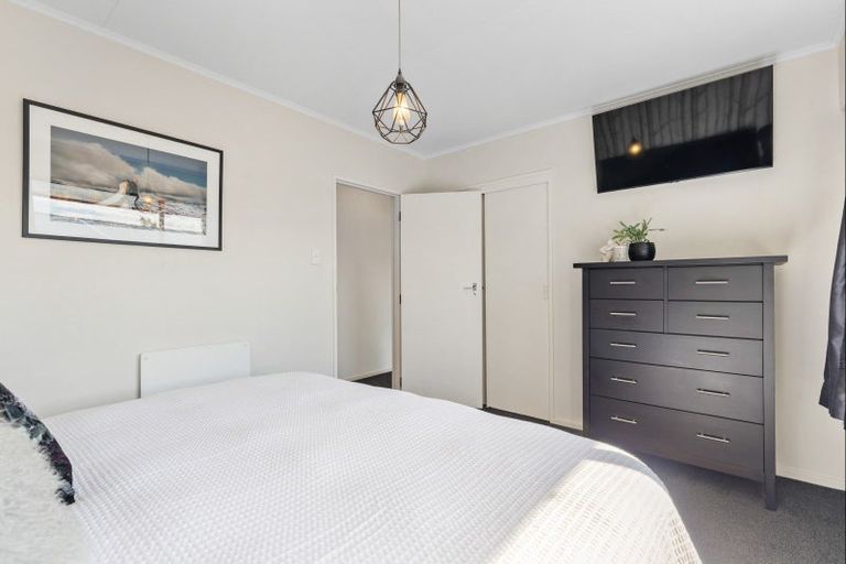 Photo of property in 16 Lockhart Avenue, Milson, Palmerston North, 4414