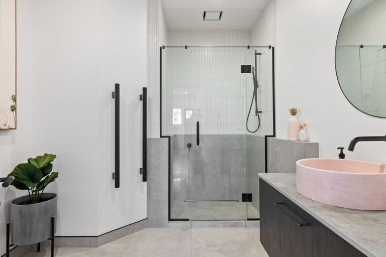 Photo of property in 11 Miro Street, Takaro, Palmerston North, 4410