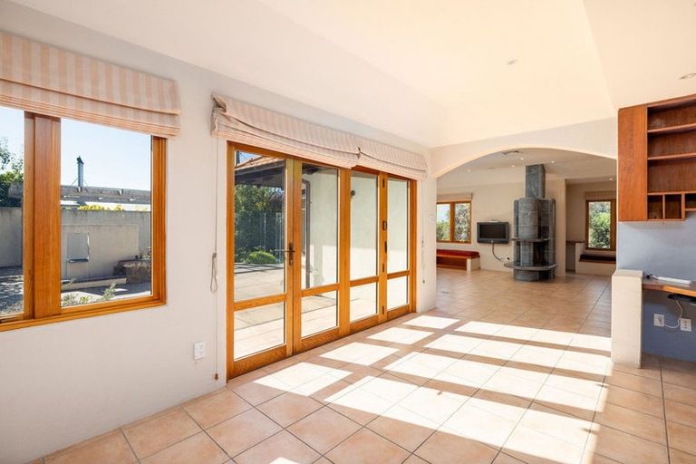 Photo of property in 10 Tau Crescent, Diamond Harbour, 8972