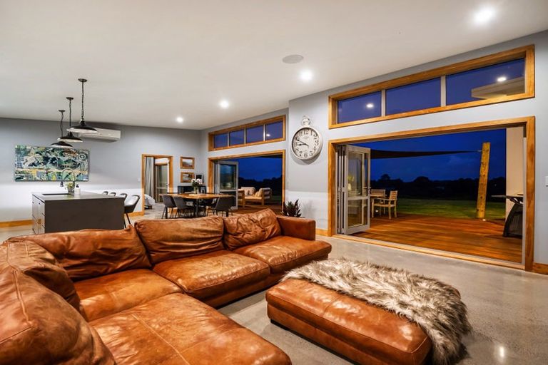Photo of property in 33 Hakao Road, Minden, Tauranga, 3171