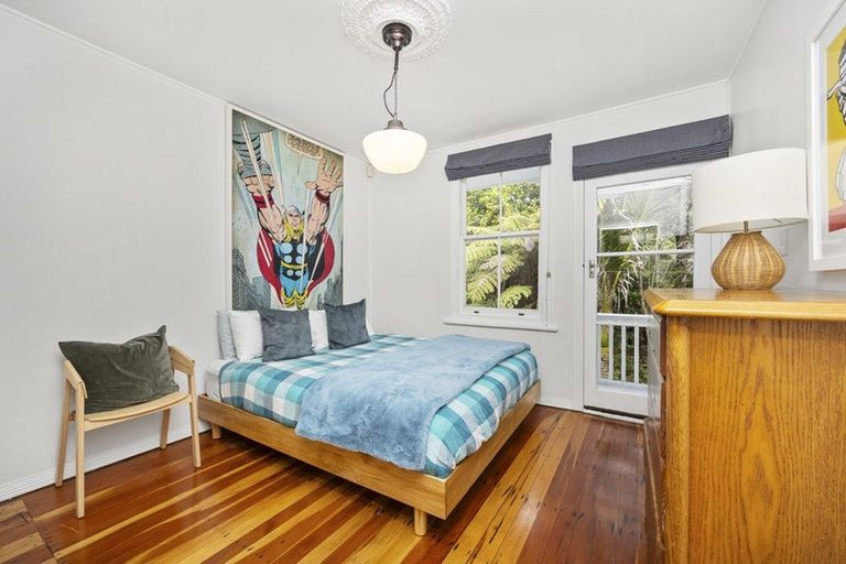 Photo of property in 1-9 Deirdre Place, Titirangi, Auckland, 0604