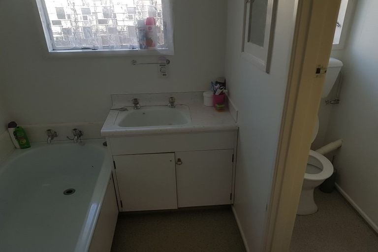 Photo of property in 2/3 Farnborough Street, Aranui, Christchurch, 8061